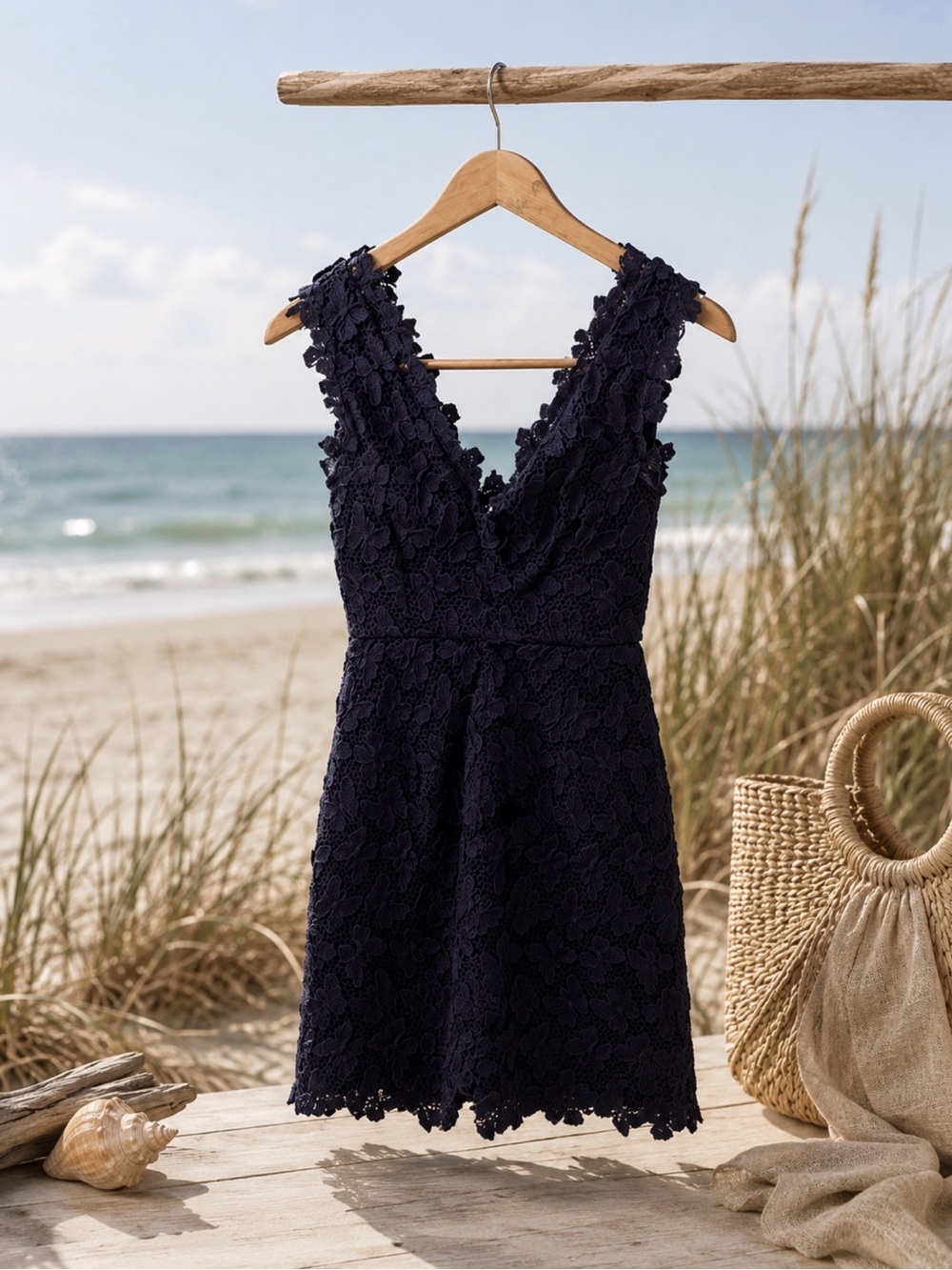 Lilly Pulitzer size 0 navy blue butterfly lace sleeveless dress
